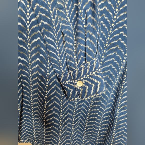 ROCK FLOWER PAPER Blue and White Patterned Womens Top 3 Quarter Length Sleeves - Picture 5 of 8